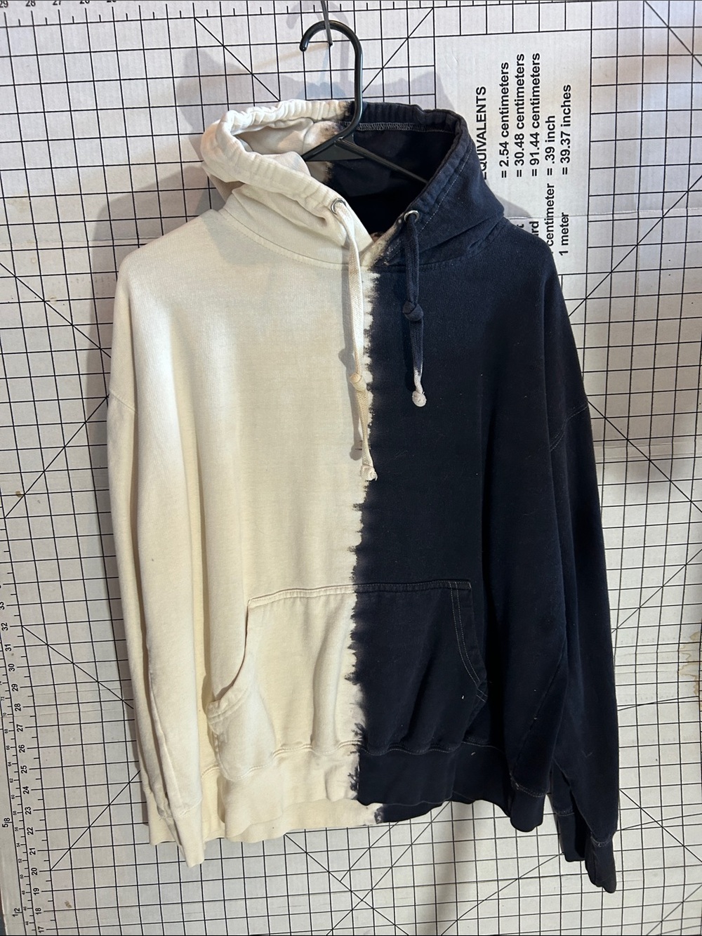 Split Two-Tone Hoodie Sweatshirt - Black & Cream